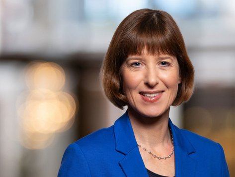 Porträtfoto von Heike Hofmann